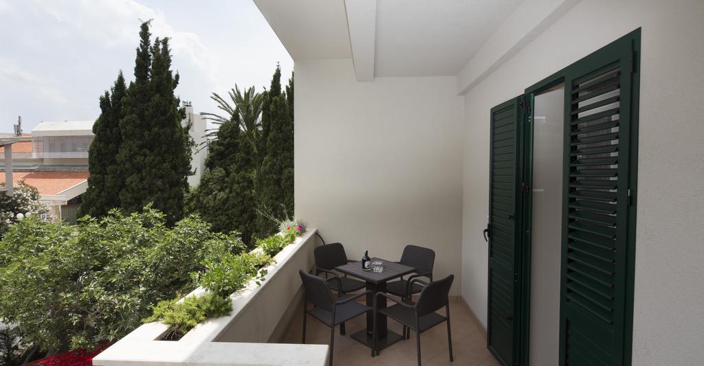 Apartments Smokva Makarska Rum bild