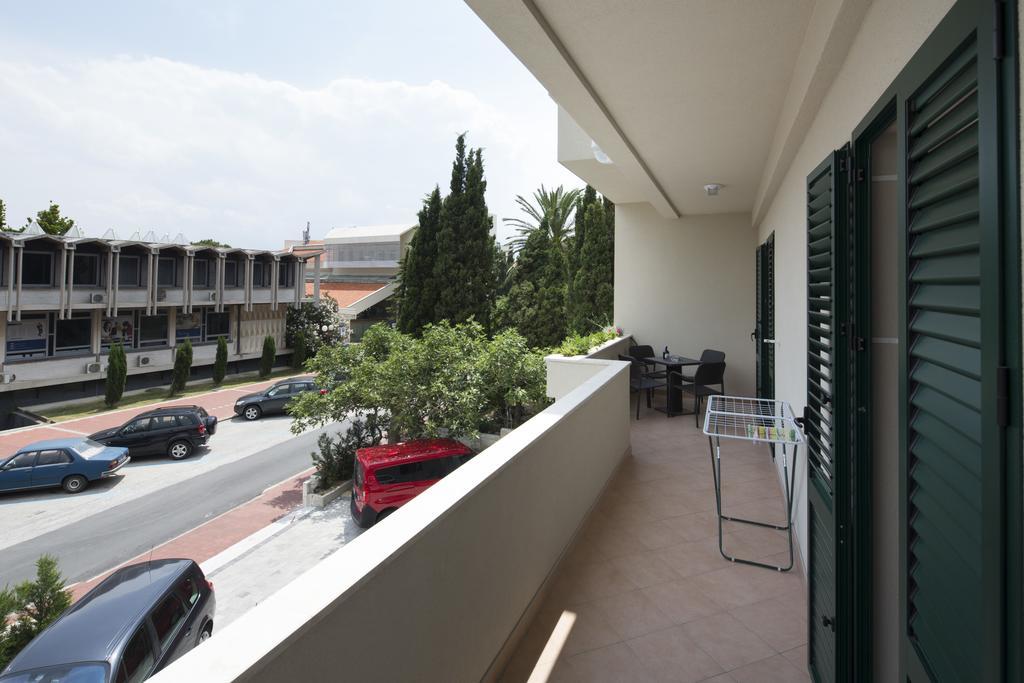 Apartments Smokva Makarska Rum bild